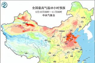 360度拧麻花上篮很秀！詹姆斯半场11中6拿下14分3板3助